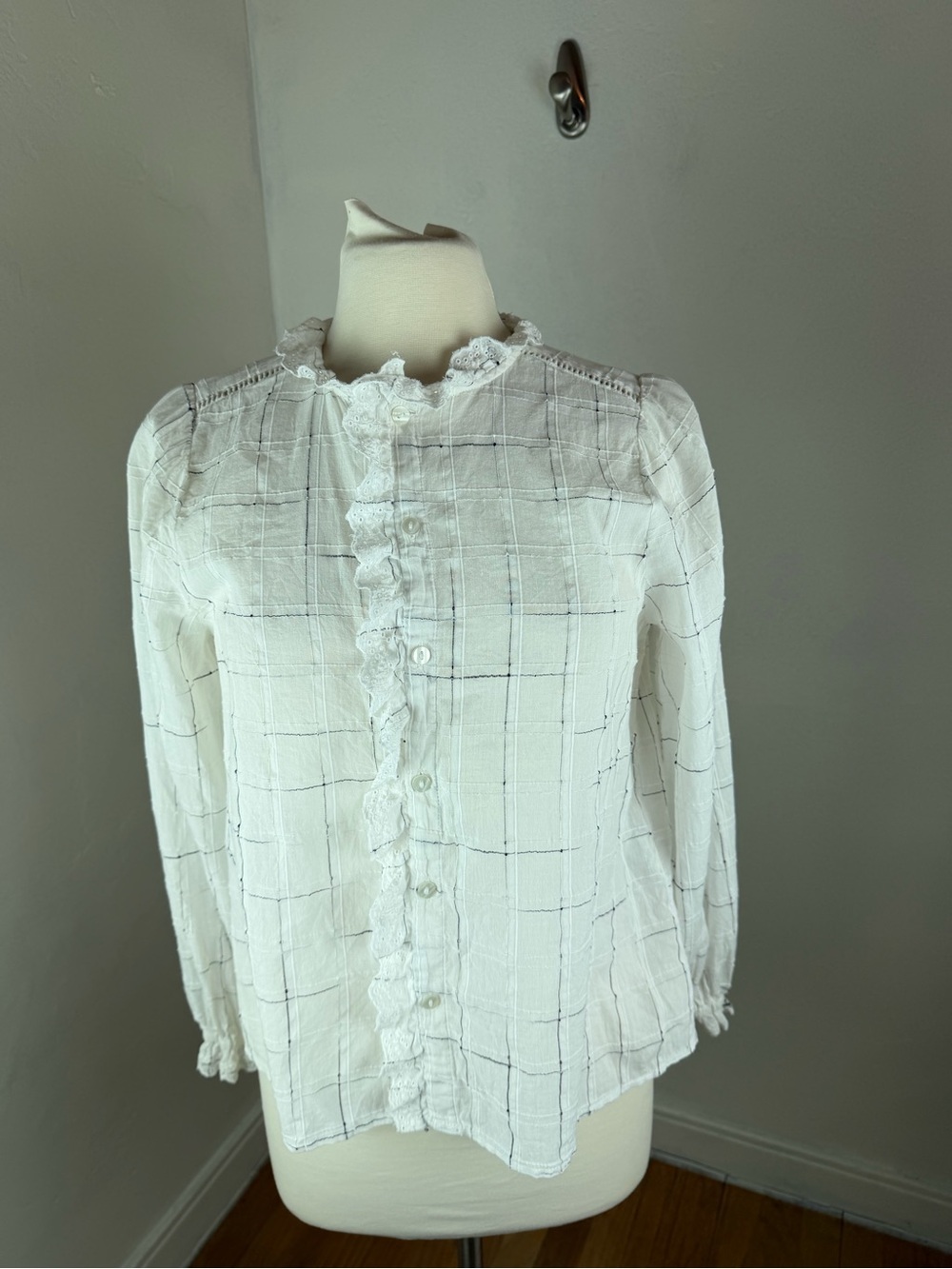 Atelier Reve White Ruffled Button-Front Women's Top